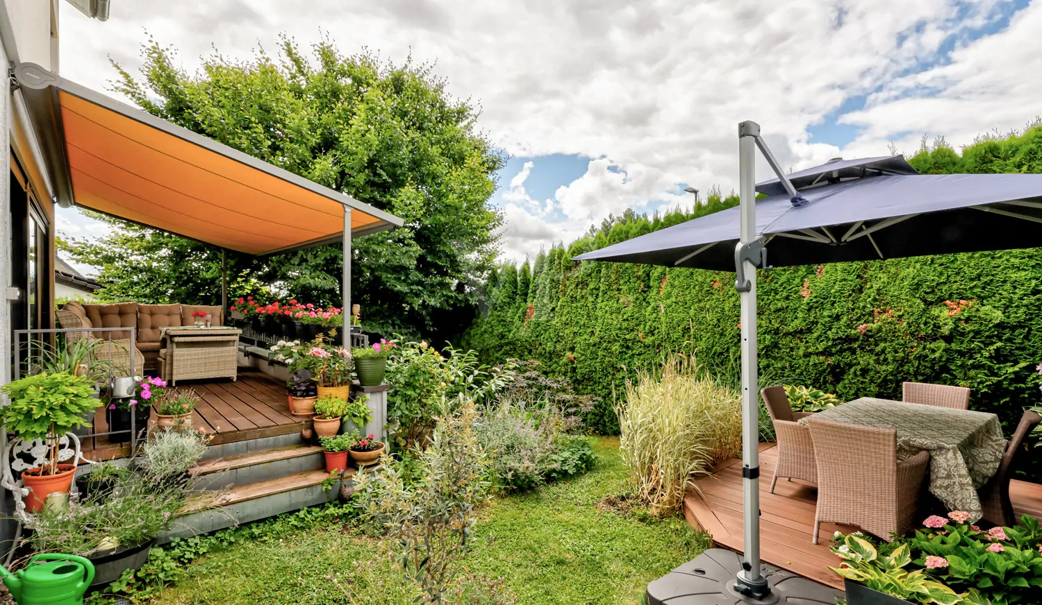 Terrasse mit Zugang zum Garten
