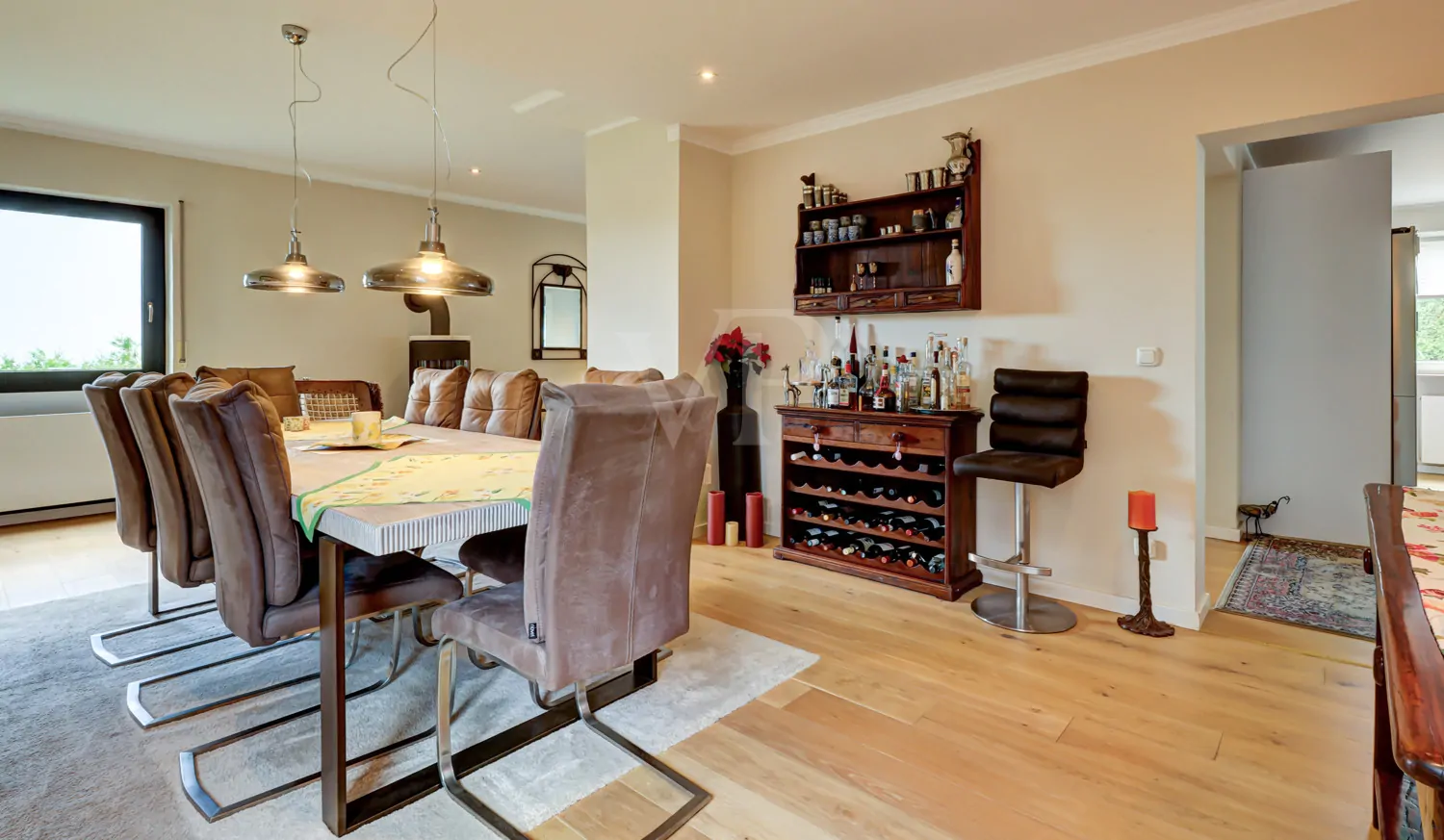 Großzügiger Essbereich