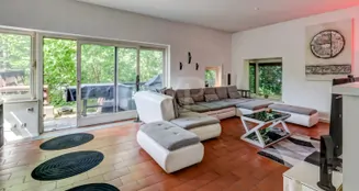 von_poll_real_estate_property_25003021_image_1