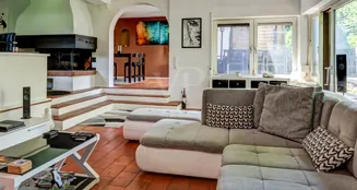 von_poll_real_estate_property_25003021_image_2