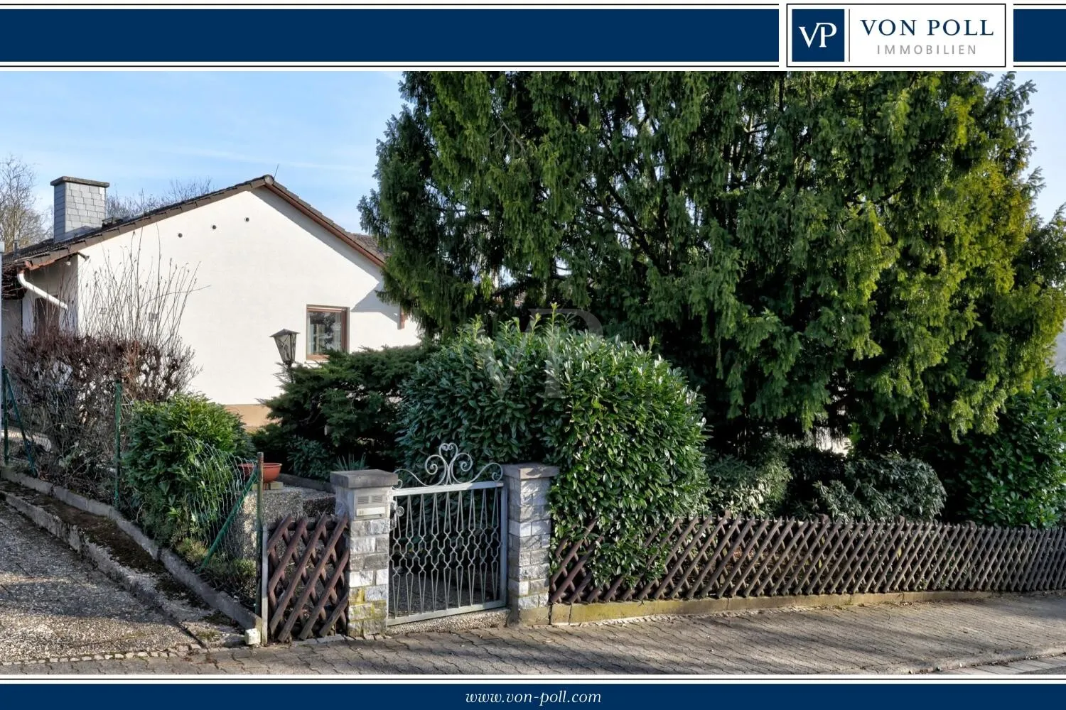 Freistehendes Einfamilienhaus mit großem Garten und viel Potential in Schloßborn