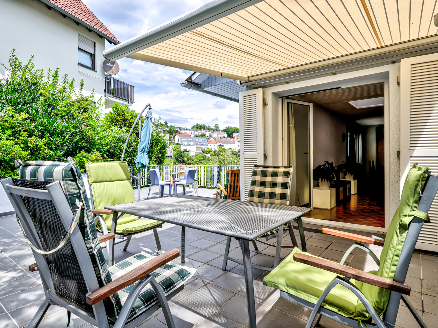 Großzügige Terrasse