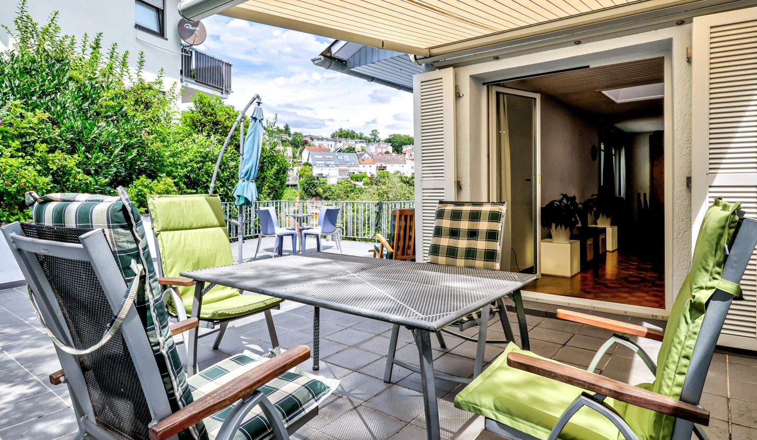Großzügige Terrasse