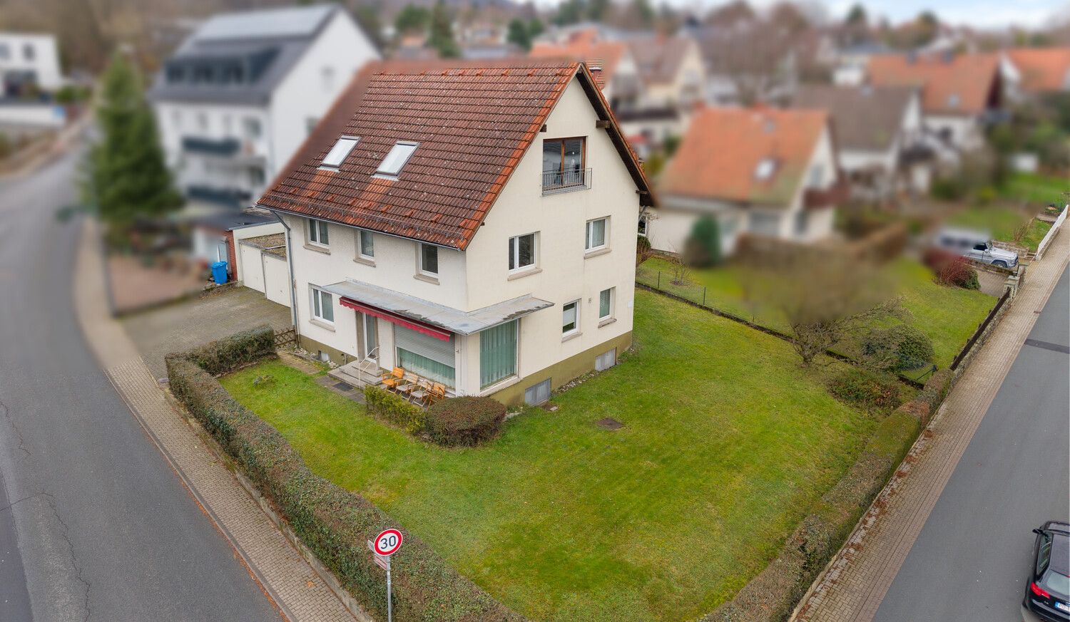 Außenansicht samt Garten