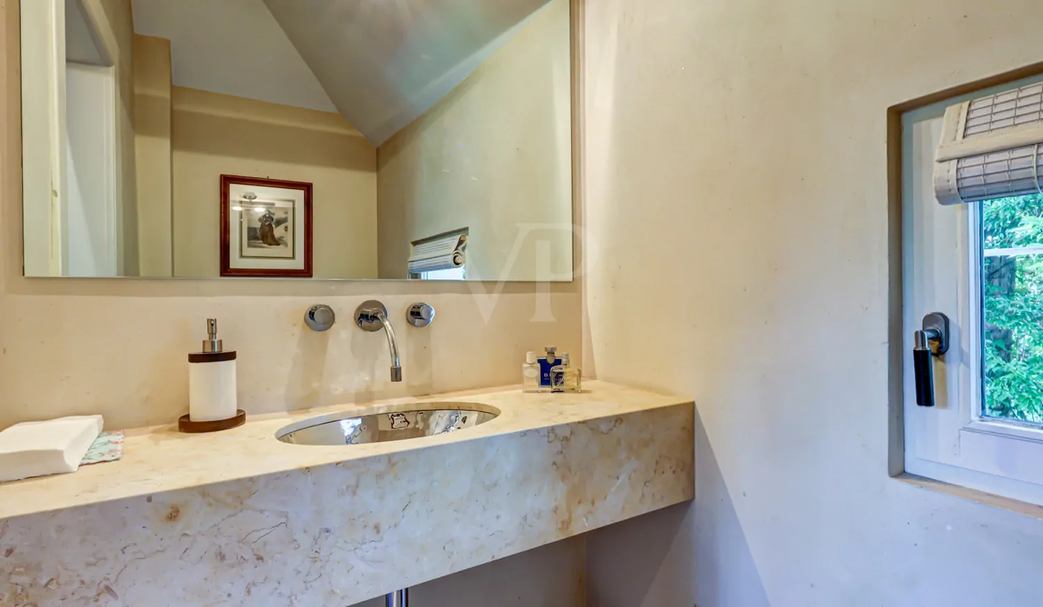 Großzügiges Badezimmer