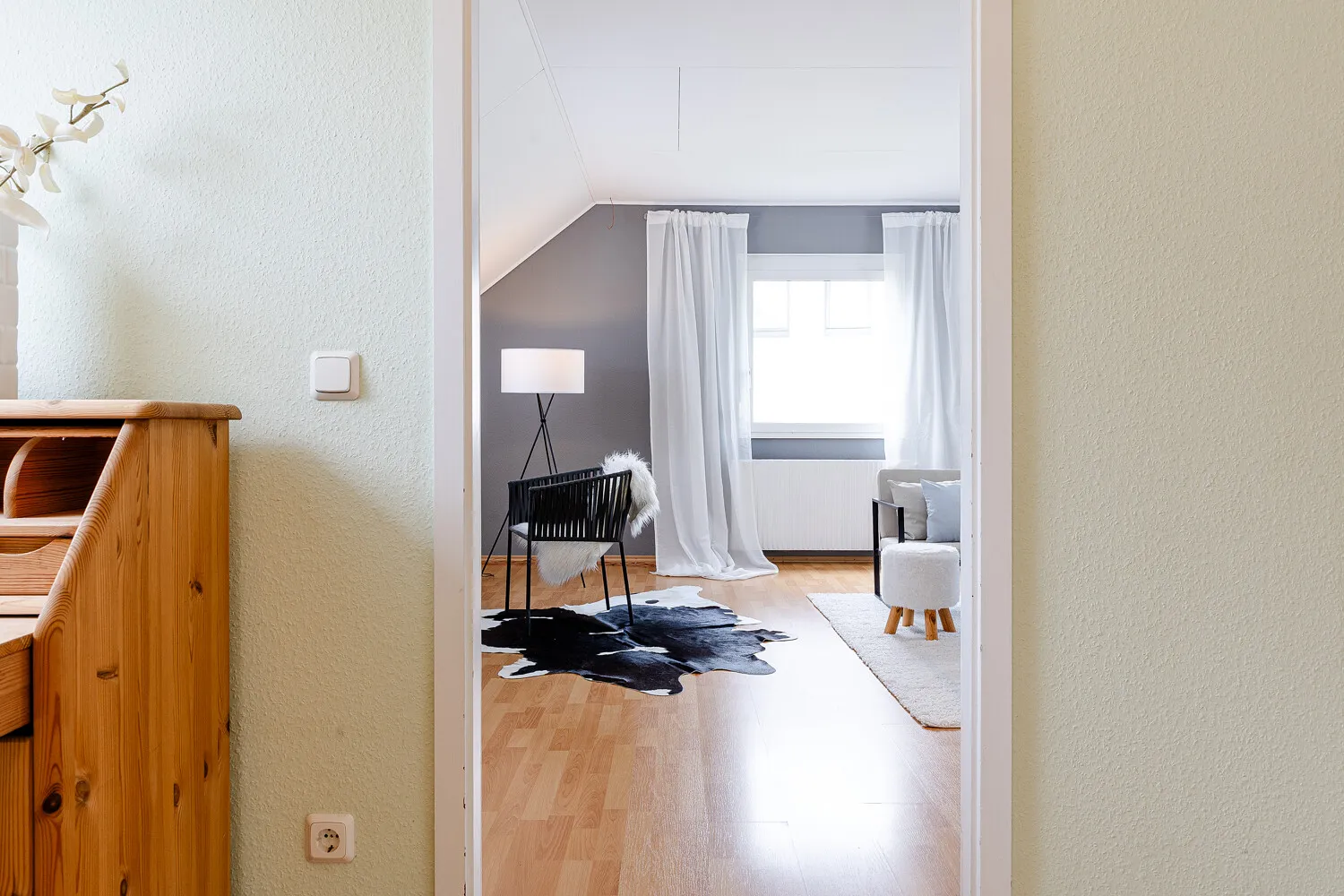 Blick ins Schlafzimmer I
