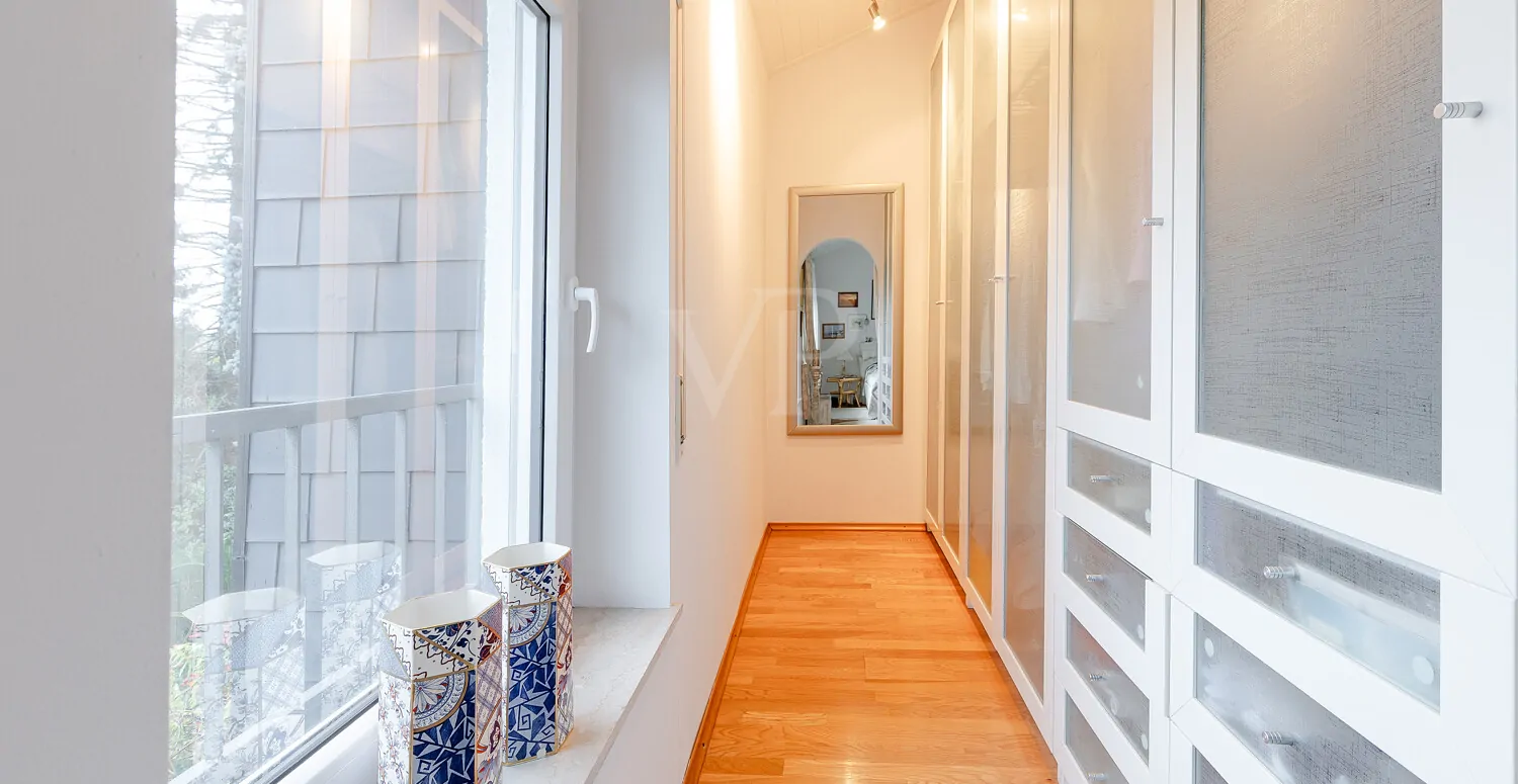 Ankleide in Schlafzimmer III