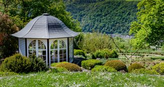 von_poll_real_estate_property_25072005_image_12