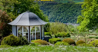 von_poll_real_estate_property_25072005_image_22