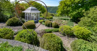 von_poll_real_estate_property_25072005_image_24