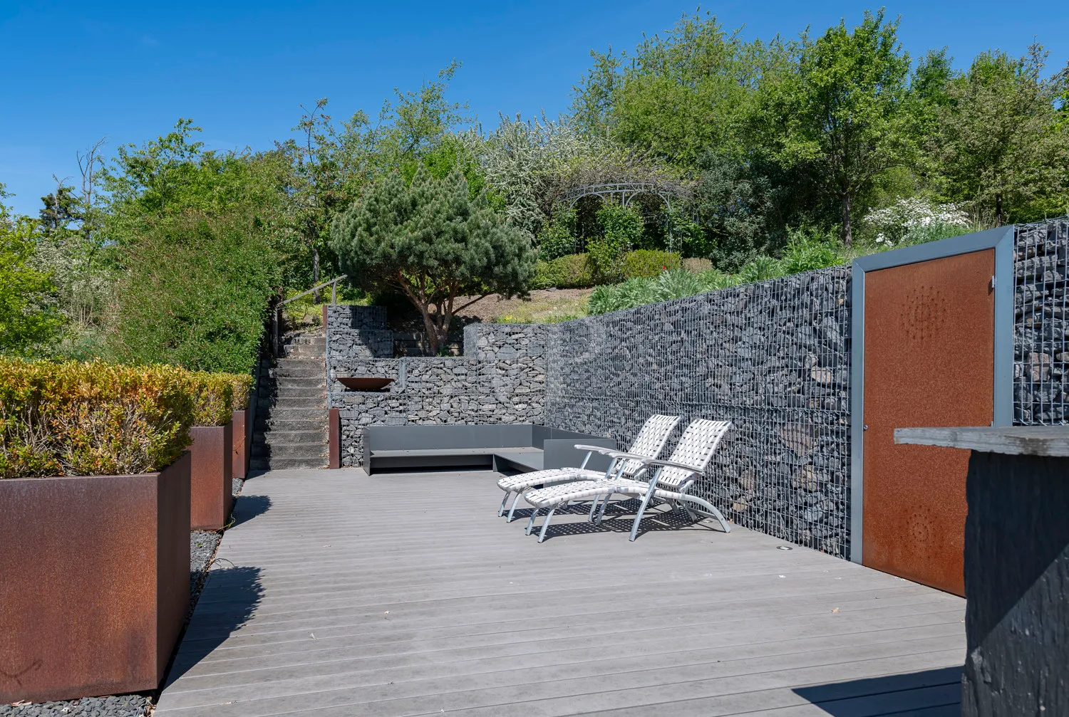 Sonnendeck mit Rheinblick