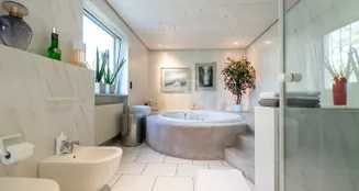 von_poll_real_estate_property_25072005_image_10