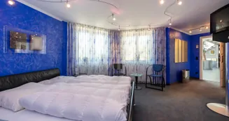 von_poll_real_estate_property_25072005_image_15