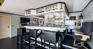 von_poll_real_estate_property_25072005_image_10