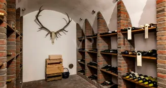 von_poll_real_estate_property_25072005_image_18