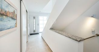 von_poll_real_estate_property_25072002_image_5