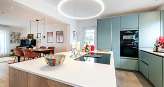 von_poll_real_estate_property_25072002_image_12