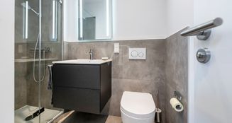 von_poll_real_estate_property_25072002_image_21