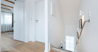 von_poll_real_estate_property_25072002_image_23