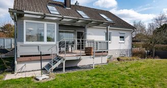 von_poll_real_estate_property_25072002_image_35