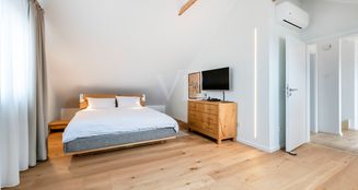 von_poll_real_estate_property_25072002_image_26
