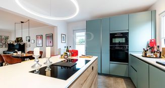 von_poll_real_estate_property_25072002_image_13