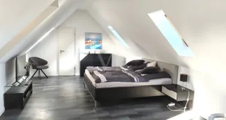 von_poll_real_estate_property_25072006_image_18