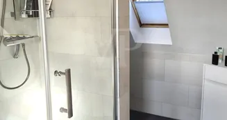 von_poll_real_estate_property_25072006_image_20