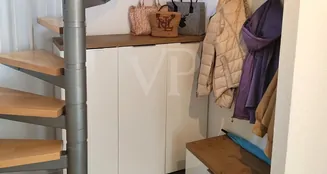 von_poll_real_estate_property_25072006_image_2