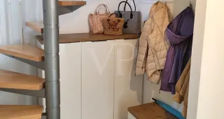 von_poll_real_estate_property_25072006_image_2