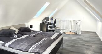 von_poll_real_estate_property_25072006_image_17