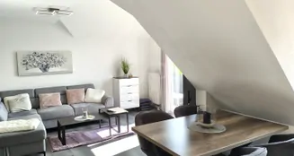 von_poll_real_estate_property_25072006_image_12