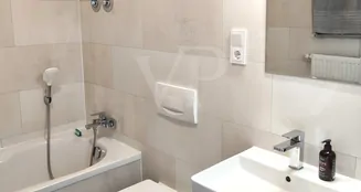 von_poll_real_estate_property_25072006_image_19