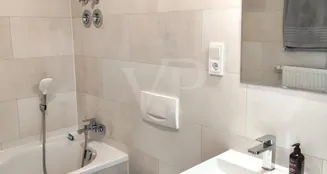 von_poll_real_estate_property_25072006_image_19