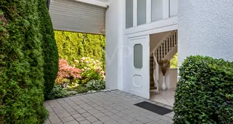 von_poll_real_estate_property_25072008_image_1