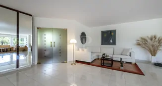 von_poll_real_estate_property_25072008_image_10