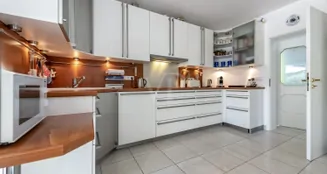 von_poll_real_estate_property_25072008_image_14