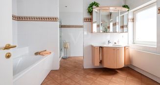 von_poll_real_estate_property_25072008_image_33
