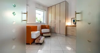 von_poll_real_estate_property_25072008_image_12