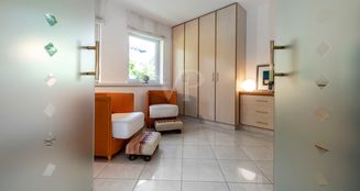 von_poll_real_estate_property_25072008_image_12