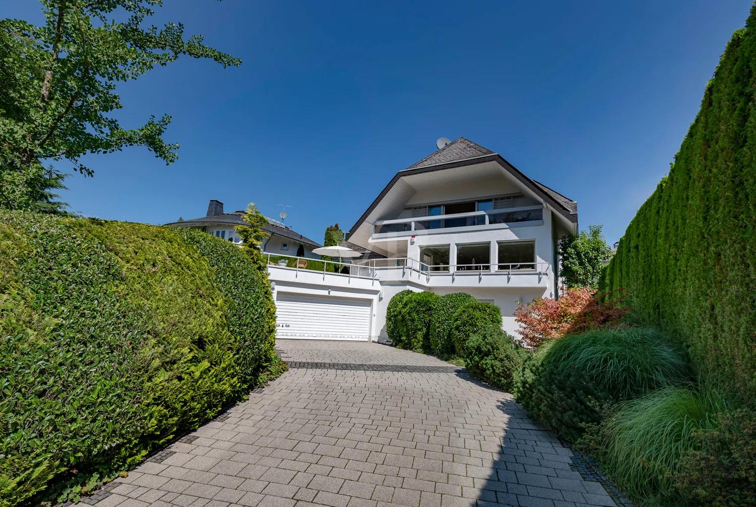 Zugang ELW und Garage