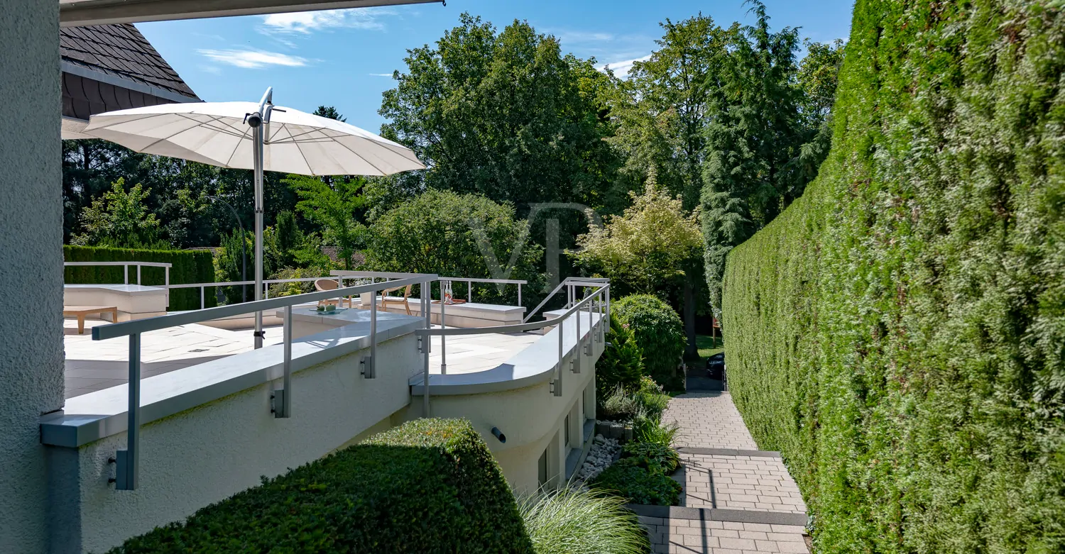 Gepflegte Außenanlagen