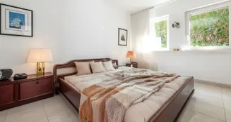 von_poll_real_estate_property_25072008_image_40