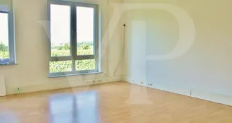 von_poll_real_estate_property_25072010_image_4