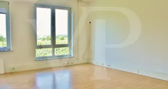 von_poll_real_estate_property_25072010_image_4