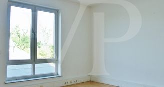 von_poll_real_estate_property_25072010_image_6
