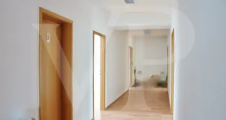 von_poll_real_estate_property_25072010_image_7