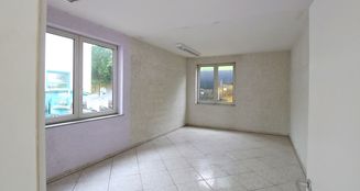 von_poll_real_estate_property_25072011_image_5