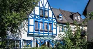 von_poll_real_estate_property_25072012_image_0