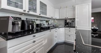 von_poll_real_estate_property_25072012_image_8
